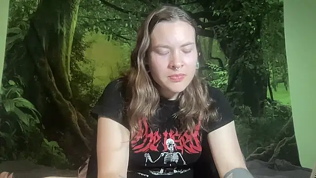 mo0ngoddess online show from April 18, 2026, 4:16 am