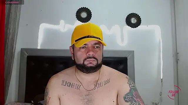 Snapshot of perverseveteranmanxxx chatting on October 19, 2025, 4:35 am perverseveteranmanxxx online show from October 19, 2025, 4:35 am