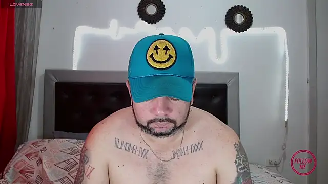 Snapshot of perverseveteranmanxxx chatting on October 22, 2025, 2:39 pm perverseveteranmanxxx online show from October 22, 2025, 2:39 pm