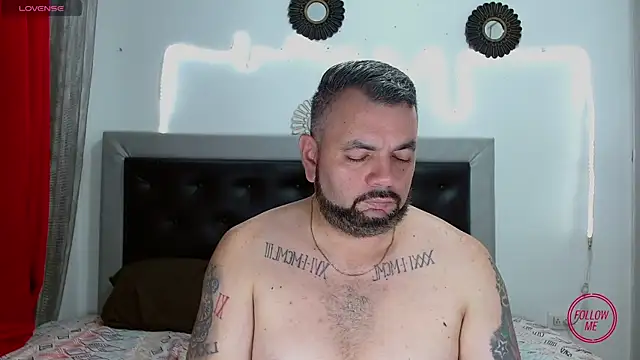 Snapshot of perverseveteranmanxxx chatting on October 31, 2025, 3:18 am perverseveteranmanxxx online show from October 31, 2025, 3:18 am