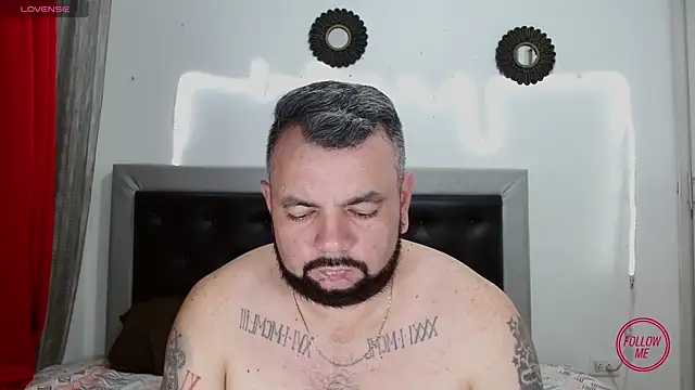 Snapshot of perverseveteranmanxxx chatting on November 2, 2025, 2:58 am perverseveteranmanxxx online show from November 2, 2025, 2:58 am