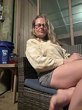christinamoon0612 online show from May 26, 2026, 4:52 am
