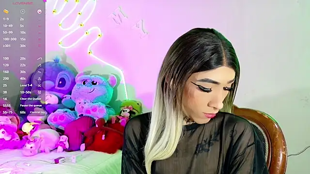 Snapshot of violeta_E_ chatting on June 14, 2026, 7:16 pm violeta E online show from June 14, 2026, 7:16 pm