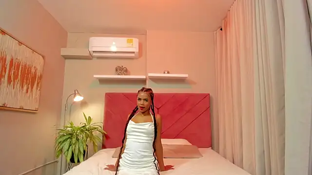 Snapshot of Mia_Velvee chatting on June 20, 2026, 1:03 pm Mia Velvee online show from June 20, 2026, 1:03 pm