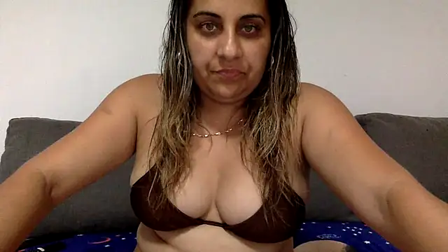 Snapshot of Antoniasweet chatting on July 1, 2026, 5:12 pm Antoniasweet online show from July 1, 2026, 5:12 pm