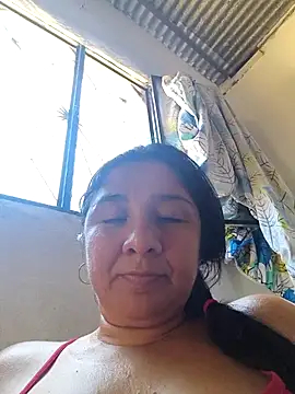 noemy-25 online show from May 20, 2026, 4:46 pm