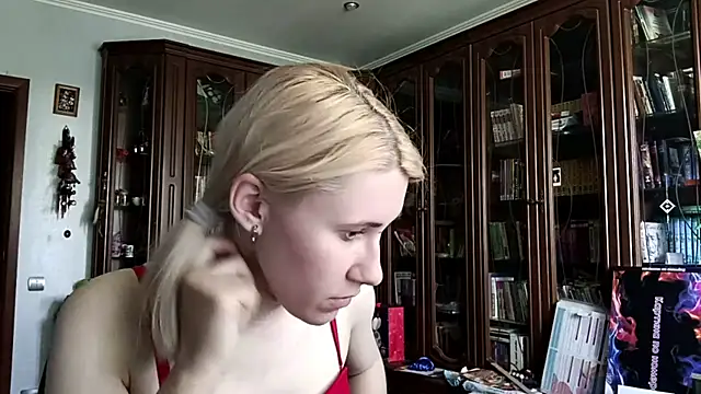 lolkabiolka online show from May 16, 2026, 7:49 am