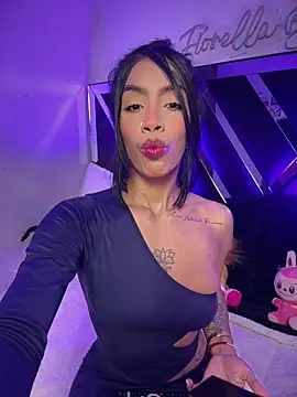 Snapshot of FiorellaBossh_ chatting on July 21, 2026, 4:37 am FiorellaBossh online show from July 21, 2026, 4:37 am