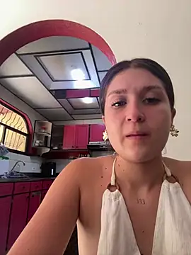 IsabelleMilan online show from June 25, 2026, 8:35 pm