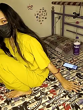 Snapshot of Hy_Nova2 chatting on May 12, 2026, 4:37 pm Hy Nova2 online show from May 12, 2026, 4:37 pm