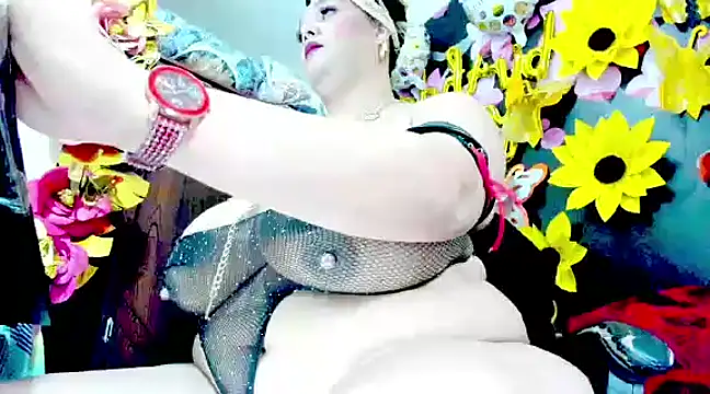 Snapshot of DirtyKhloy chatting on February 26, 2025, 4:14 am DirtyKhloy online show from February 26, 2025, 4:14 am