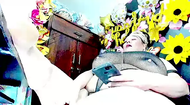 Snapshot of DirtyKhloy chatting on March 2, 2025, 7:32 am DirtyKhloy online show from March 2, 2025, 7:32 am