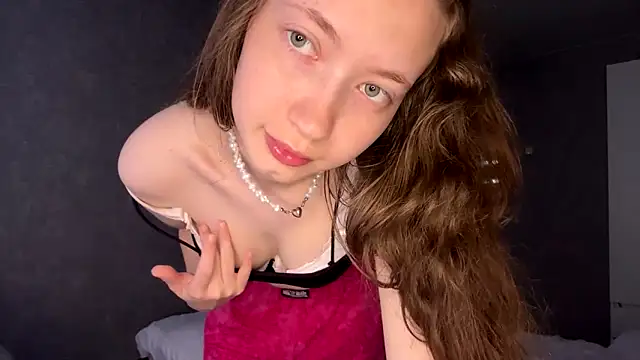 Emily Mur  online show from June 12, 2026, 5:06 am