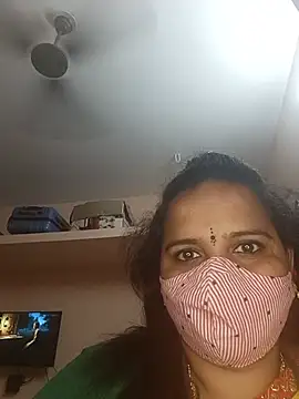 Snapshot of pirainilla chatting on June 30, 2026, 4:52 pm pirainilla online show from June 30, 2026, 4:52 pm