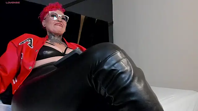 Snapshot of mistress_sandy chatting on July 3, 2026, 10:49 pm mistress sandy online show from July 3, 2026, 10:49 pm