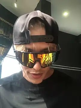 maxwell crazy1 online show from May 14, 2026, 3:08 pm