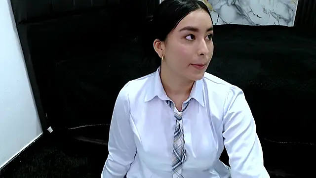 MiaReinig09 online show from May 31, 2026, 6:09 pm