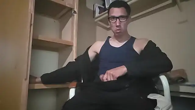samsamesam26 online show from May 13, 2026, 2:53 am