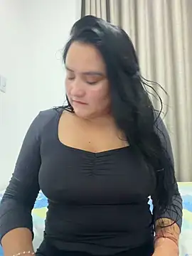 rousee69  online show from June 3, 2026, 1:41 am
