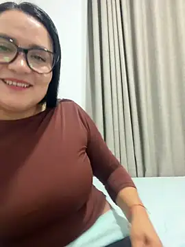 rousee69  online show from June 12, 2026, 3:49 am