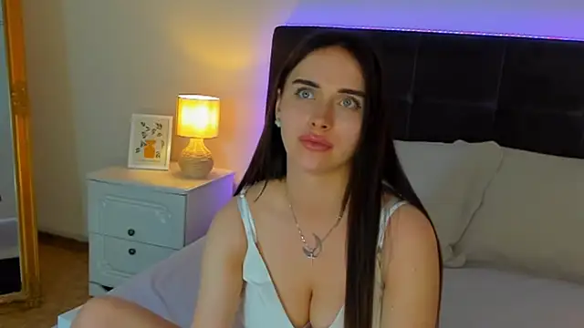 KellyWhites online show from May 20, 2026, 5:46 am