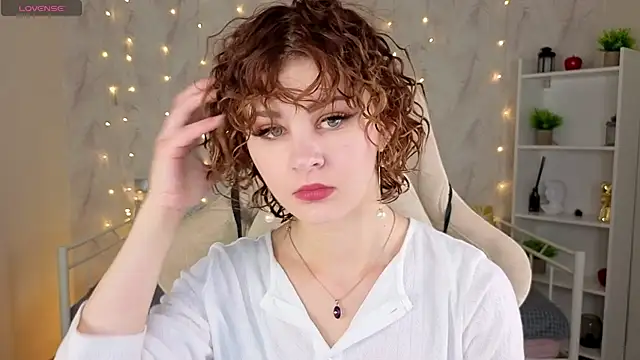 Kira  Fluffy online show from July 4, 2026, 12:06 am