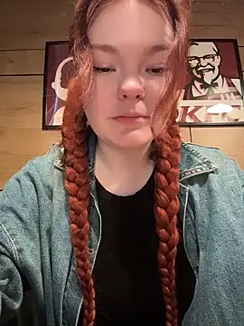 Snapshot of Baby__Fox chatting on June 18, 2026, 9:09 am Baby Fox online show from June 18, 2026, 9:09 am