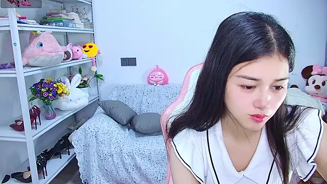 QinQin-888 online show from June 14, 2026, 11:07 pm