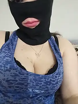 Selinssyy online show from May 25, 2026, 11:00 pm