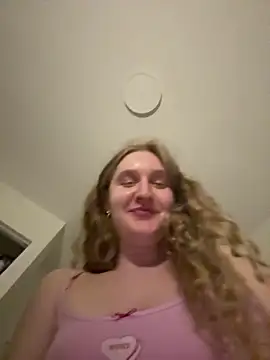 pr1ncess mads17 online show from May 15, 2026, 11:01 pm