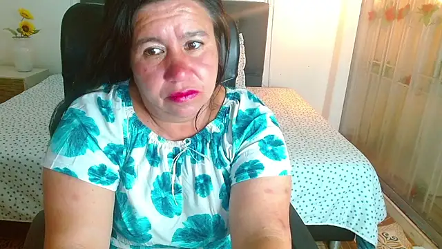 evelin 12  online show from May 14, 2026, 9:21 pm