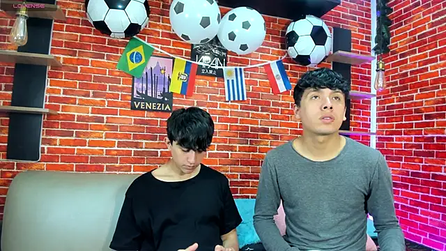 Hoot boyss  online show from June 18, 2026, 8:02 pm
