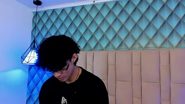 Snapshot of Sofia-Ethan chatting on June 13, 2026, 1:20 pm Sofia-Ethan online show from June 13, 2026, 1:20 pm