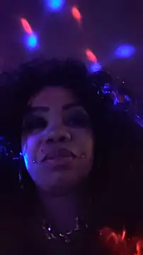 Snapshot of NailGoddessnow chatting on February 8, 2025, 5:18 am NailGoddessnow online show from February 8, 2025, 5:18 am