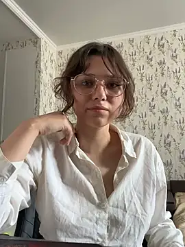 Yuna Gasai online show from May 19, 2026, 11:16 am