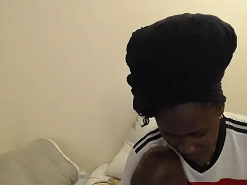 Snapshot of hyacinth_b chatting on June 7, 2026, 6:39 am hyacinth b online show from June 7, 2026, 6:39 am