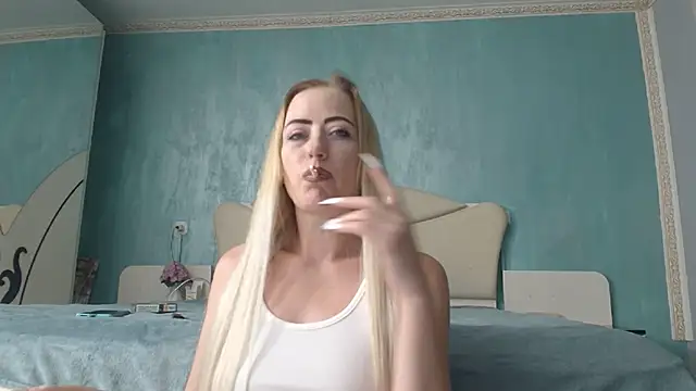 Snapshot of LaraLanee chatting on July 9, 2026, 7:29 pm LaraLanee online show from July 9, 2026, 7:29 pm