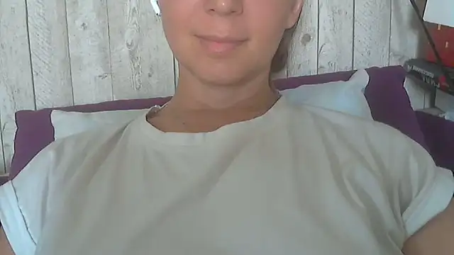 Bella--White online show from June 10, 2026, 5:18 am