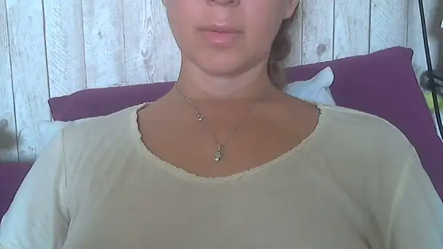 Bella--White online show from June 12, 2026, 5:39 am