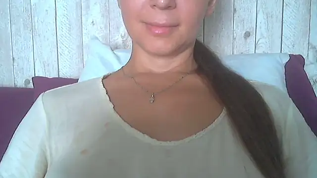 Bella--White online show from July 4, 2026, 6:19 am