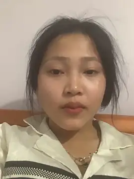 Snapshot of hinami-lo chatting on May 15, 2026, 4:36 pm hinami-lo online show from May 15, 2026, 4:36 pm