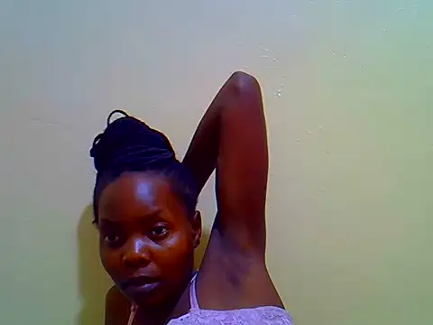 Snapshot of Maqueilah_ chatting on June 24, 2026, 1:43 pm Maqueilah online show from June 24, 2026, 1:43 pm