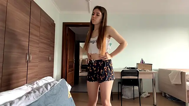 LaurindaStalford online show from June 26, 2026, 2:32 pm
