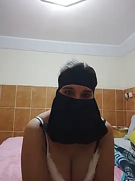 Snapshot of Laty_123 chatting on May 20, 2026, 6:25 pm Laty 123 online show from May 20, 2026, 6:25 pm
