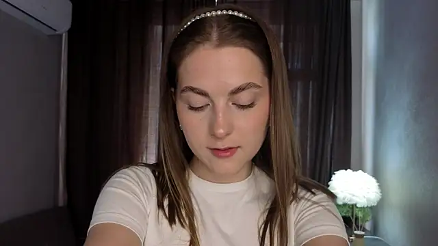 CarolannMirjah online show from May 28, 2026, 4:21 am
