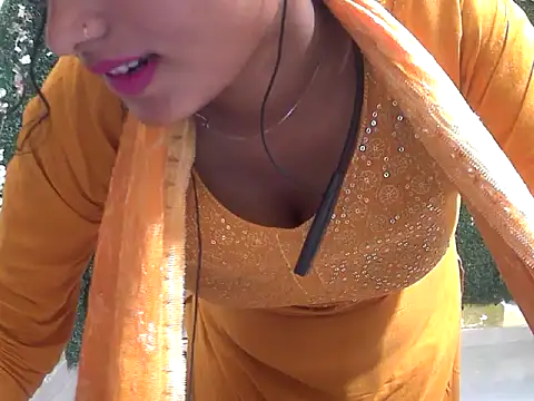 shallykaur online show from June 12, 2026, 3:49 am