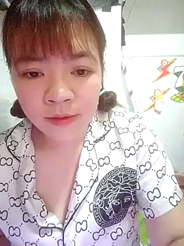 Loleml01 online show from May 29, 2026, 6:00 am
