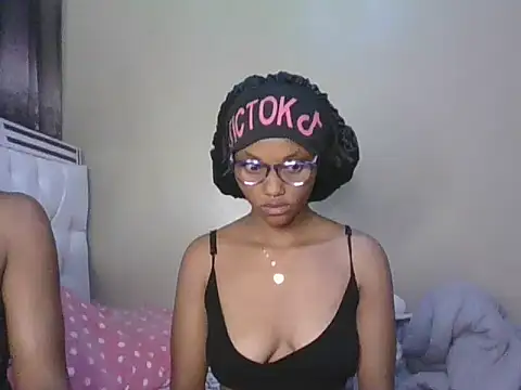 PrettyT5 online show from June 15, 2026, 8:33 pm