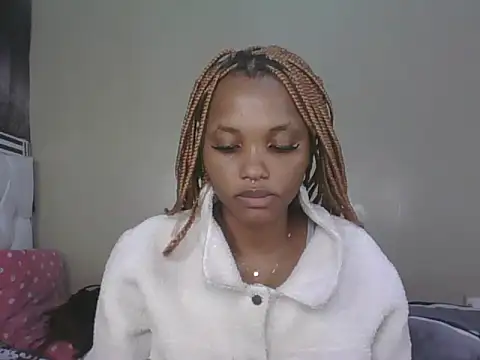 PrettyT5 online show from June 16, 2026, 11:02 am