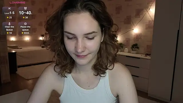 Snapshot of Megan_swiftss chatting on June 19, 2026, 7:28 pm Megan swiftss online show from June 19, 2026, 7:28 pm